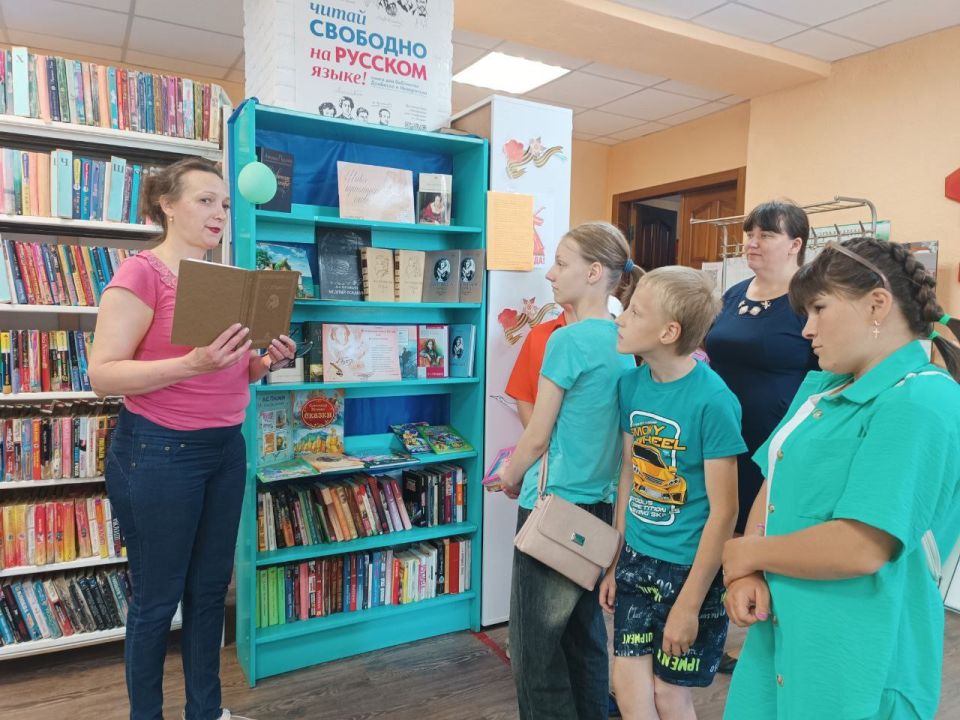 Экскурсия в библиотеке: «Её Величество Книга!» Экскурсия в библиотеке: «Её Величество Книга!»