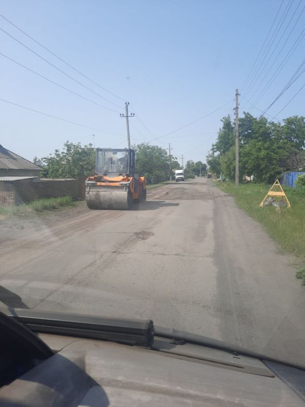 Подходят к концу работы по выравниванию автомобильной дороги на улице Артёма в посёлке Киевский Подходят к концу работы по выравниванию автомобильной дороги на улице Артёма в посёлке Киевский