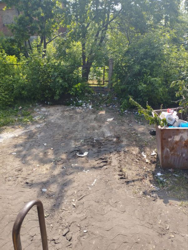 Коммунальные будни. Сегодня МУП «СКАТ» работали над уборкой и вывозом крупногабаритного мусора на пос.Черниговский: ул. Чехова, ул.Ломоносова Коммунальные будни. Сегодня МУП «СКАТ» работали над уборкой и вывозом крупногабаритного мусора на пос.Черниговский: ул. Чехова, ул.Ломоносова