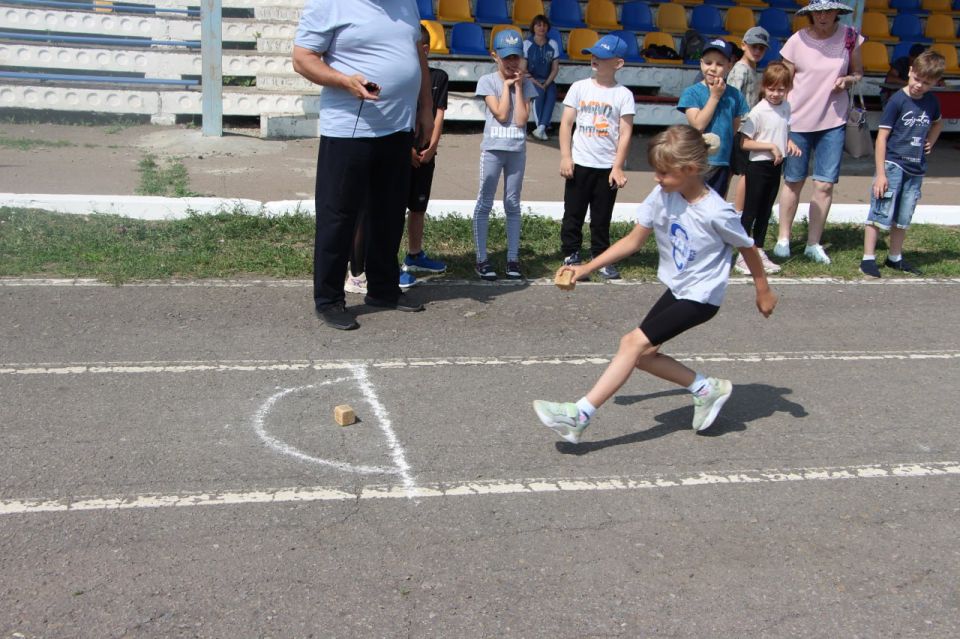 Юные атлеты Меловщины отметили День защиты детей на стадионе "Строитель" Юные атлеты Меловщины отметили День защиты детей на стадионе "Строитель"