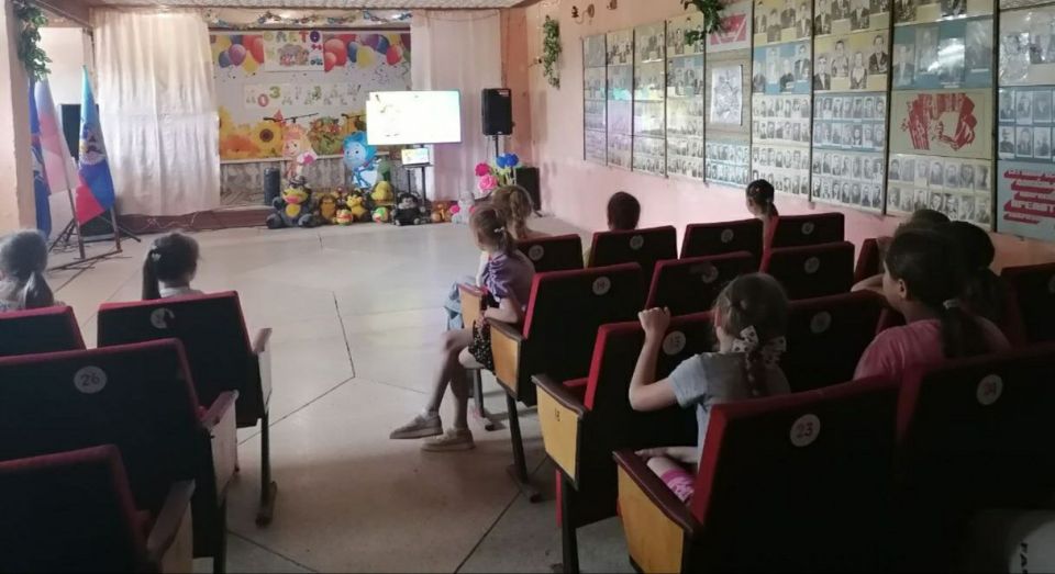 Сегодня в Литвиновском СДК активистами партии "Единая Россия" была организована яркая и насыщенная игровая программа под названием "Здравствуй, лето!", которая стала настоящим праздником для школьников Литвиновского (УВК) и... Сегодня в Литвиновском СДК активистами партии "Единая Россия" была организована яркая и насыщенная игровая программа под названием "Здравствуй, лето!", которая стала настоящим праздником для школьников Литвиновского (УВК) и...