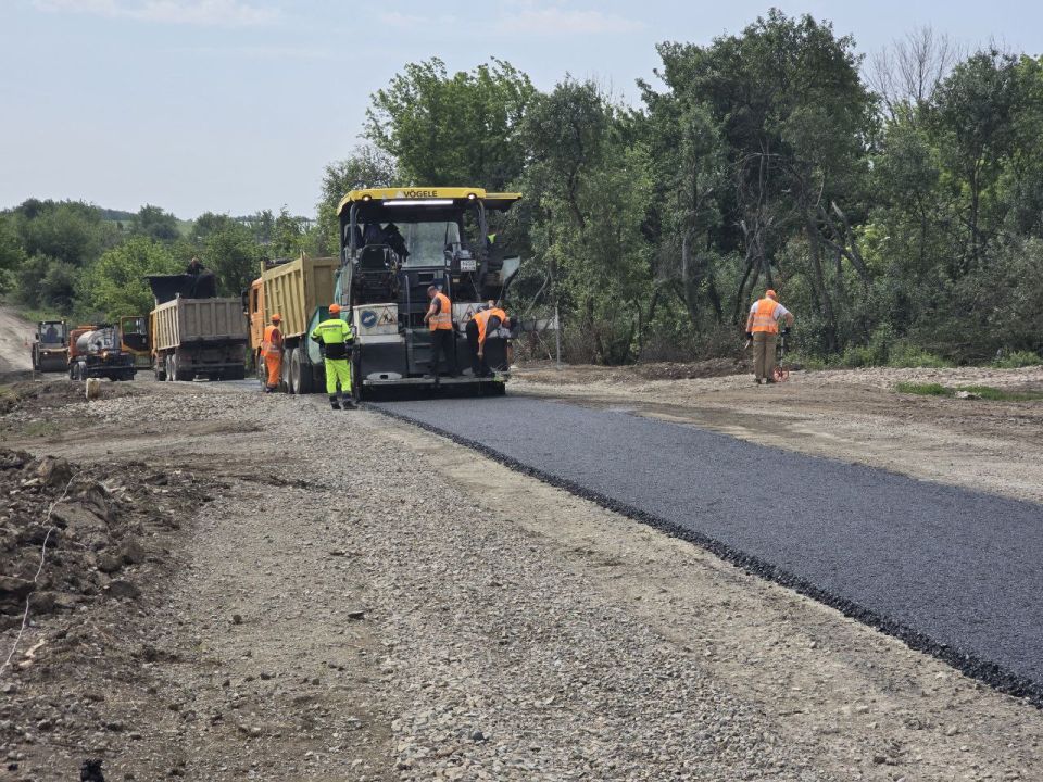 Альберт Апшев: Ремонт дорожной сети набирает обороты в Новоайдарском муниципальном округе Альберт Апшев: Ремонт дорожной сети набирает обороты в Новоайдарском муниципальном округе