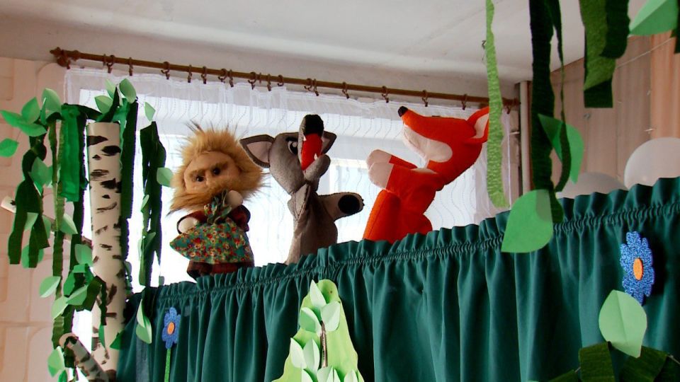 Сегодня в селе Власовка побывал библиобус с кукольным спектаклем «Как лиса волка судила» Сегодня в селе Власовка побывал библиобус с кукольным спектаклем «Как лиса волка судила»