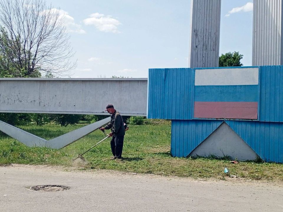 Петровский отдел жизнеобеспечения населенных пунктов продолжает свою работу по адресу: пгт Петровка, пл. Красных Партизан, 1 Петровский отдел жизнеобеспечения населенных пунктов продолжает свою работу по адресу: пгт Петровка, пл. Красных Партизан, 1