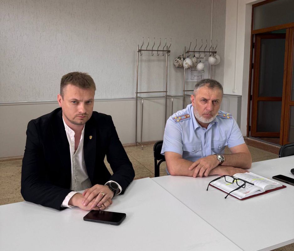 Представитель регионального МВД и депутат Народного Совета ЛНР встретились с жителями Счастья Представитель регионального МВД и депутат Народного Совета ЛНР встретились с жителями Счастья