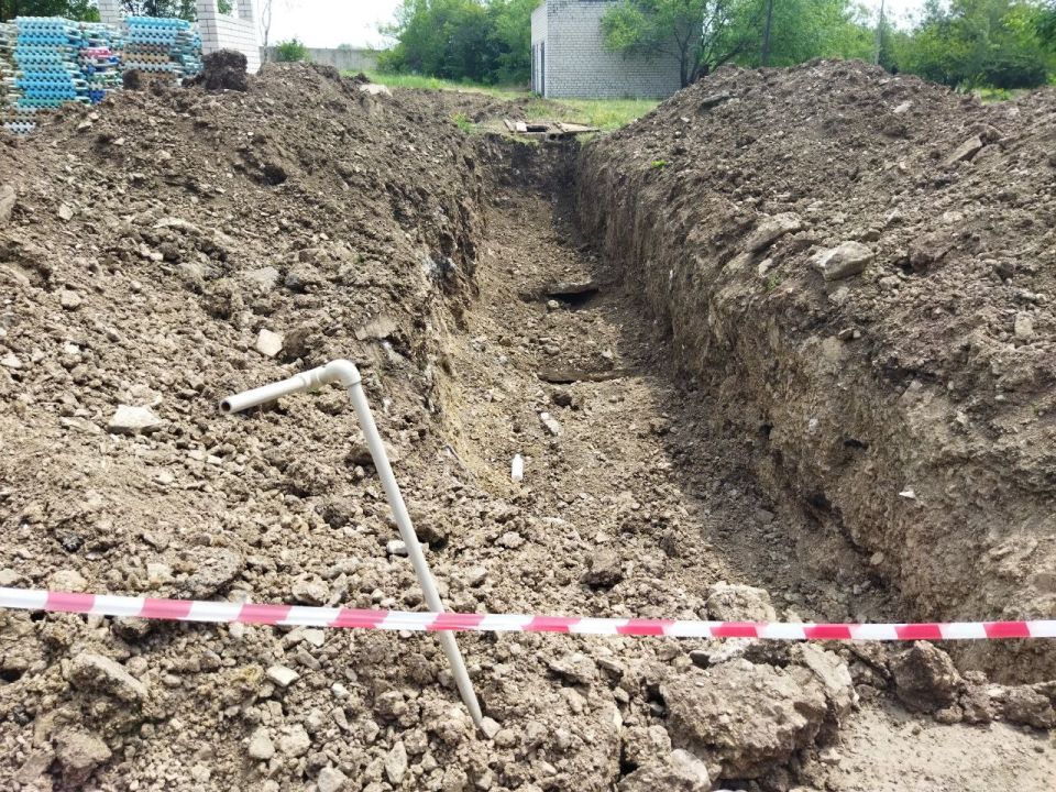 Глава городского округа город Ровеньки Андрей Рубанцов проинспектировал ход выполнения работ по капитальному ремонту системы теплоснабжения, водоснабжения и водоотведения в здании инфекционной больницы Глава городского округа город Ровеньки Андрей Рубанцов проинспектировал ход выполнения работ по капитальному ремонту системы теплоснабжения, водоснабжения и водоотведения в здании инфекционной больницы