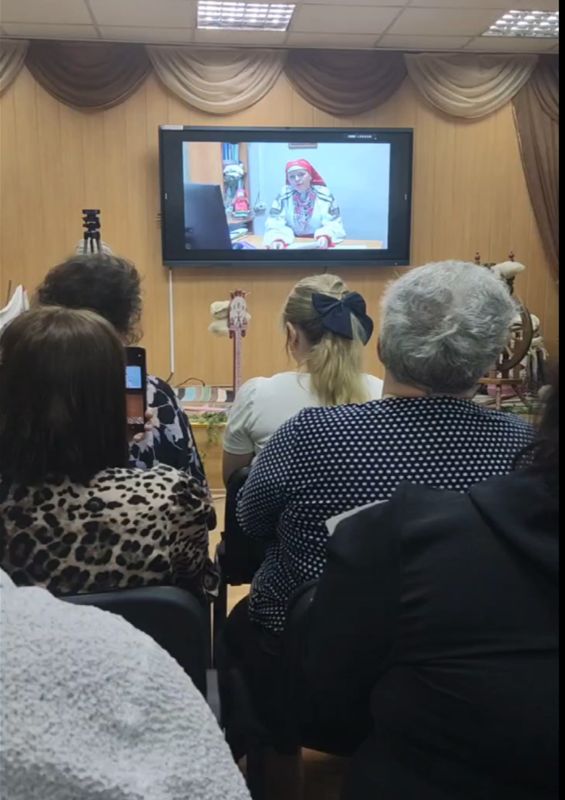 Сегодня на базе «Луганского центра народного творчества» состоялся Республиканский семинар для руководителей фольклорных коллективов, коллективов народной песни, методистов и художественных руководителей культурно-досуговых... Сегодня на базе «Луганского центра народного творчества» состоялся Республиканский семинар для руководителей фольклорных коллективов, коллективов народной песни, методистов и художественных руководителей культурно-досуговых...