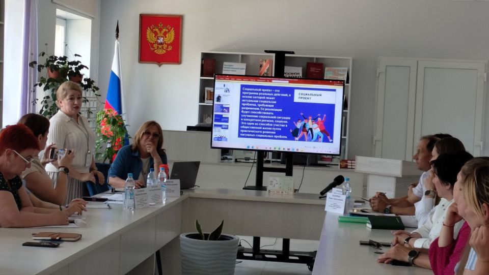 В Центральной библиотеке для взрослых им. Г. Сковороды города Ровеньки состоялся семинар «Малым территориям – большое будущее», организованный в рамках проекта «Фокус на НКО» В Центральной библиотеке для взрослых им. Г. Сковороды города Ровеньки состоялся семинар «Малым территориям – большое будущее», организованный в рамках проекта «Фокус на НКО»