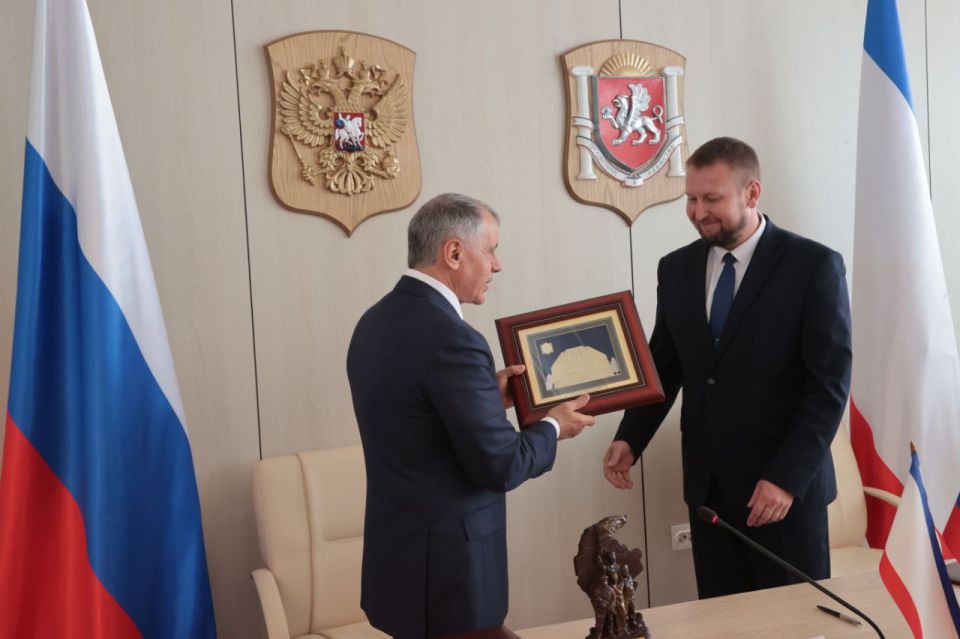 Владимир Константинов: В рамках XVIII Международного фестиваля «Великое русское слово» подписали соглашение о межпарламентском сотрудничестве с Председателем Народного Совета Луганской Народной Республики Денисом... Владимир Константинов: В рамках XVIII Международного фестиваля «Великое русское слово» подписали соглашение о межпарламентском сотрудничестве с Председателем Народного Совета Луганской Народной Республики Денисом...