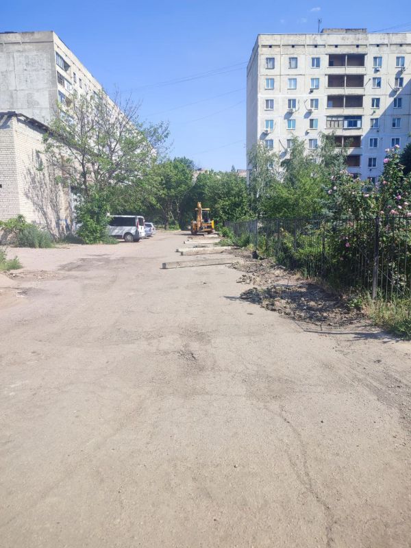 Сергей Козенко: В Краснодоне сотрудники муниципального унитарного предприятия «Дорожно-эксплуатационное управление» приступили к работам по ремонту внутриквартальной дороги на квартале Лесной Сергей Козенко: В Краснодоне сотрудники муниципального унитарного предприятия «Дорожно-эксплуатационное управление» приступили к работам по ремонту внутриквартальной дороги на квартале Лесной