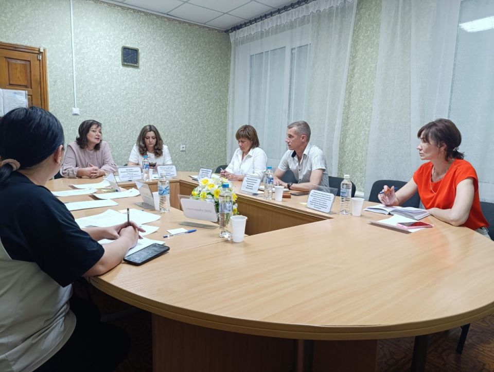 Заседание «Круглого стола» в г. Краснодоне Заседание «Круглого стола» в г. Краснодоне