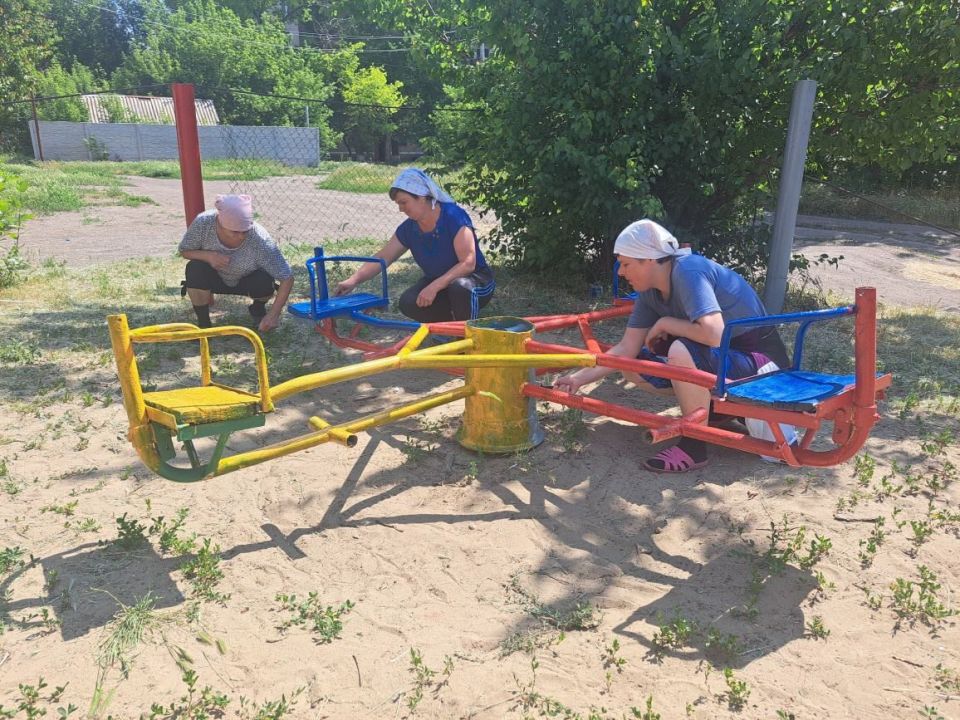 Активные жители пгт Северный за чистые детские площадки Активные жители пгт Северный за чистые детские площадки