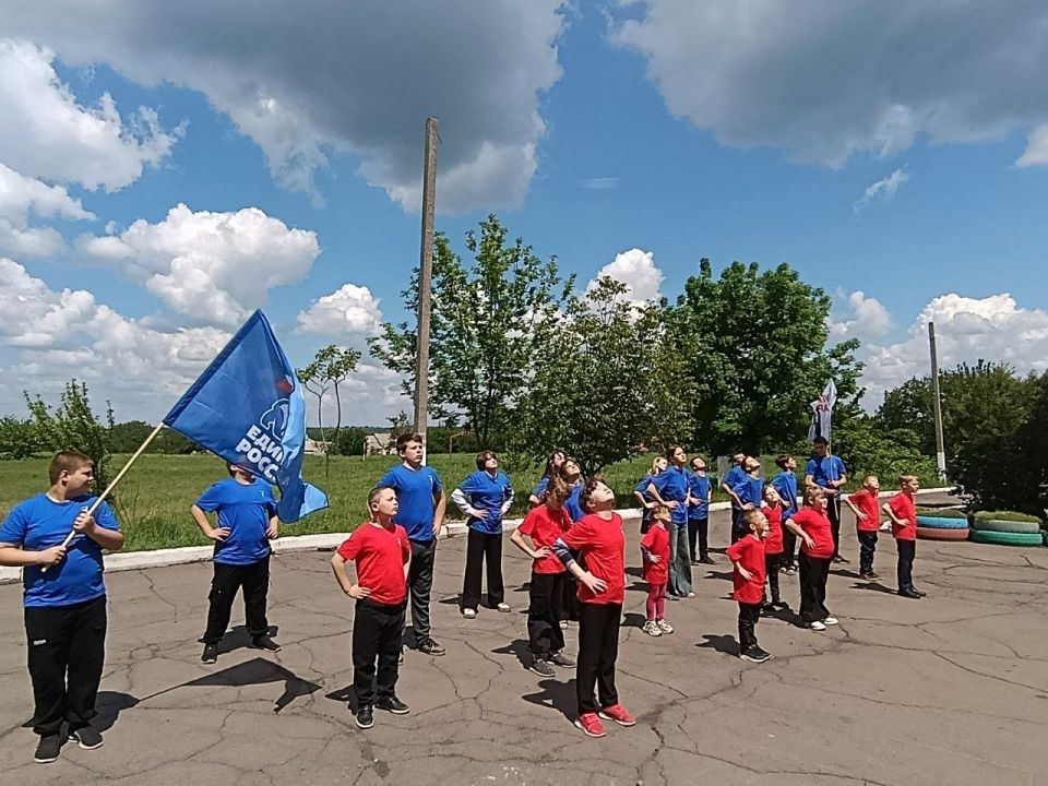 ЗАРЯДКА "ДЕЛАЕМ ВМЕСТЕ!" В РАФАЙЛОВСКОЙ ШКОЛЕ ЗАРЯДКА "ДЕЛАЕМ ВМЕСТЕ!" В РАФАЙЛОВСКОЙ ШКОЛЕ