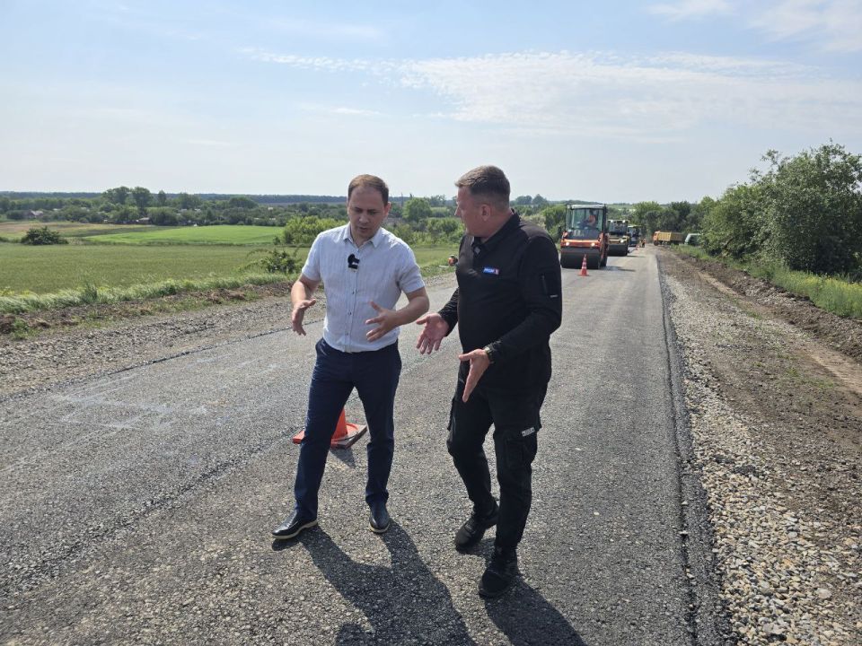 Альберт Апшев: Ремонт дорожной сети набирает обороты в Новоайдарском муниципальном округе Альберт Апшев: Ремонт дорожной сети набирает обороты в Новоайдарском муниципальном округе