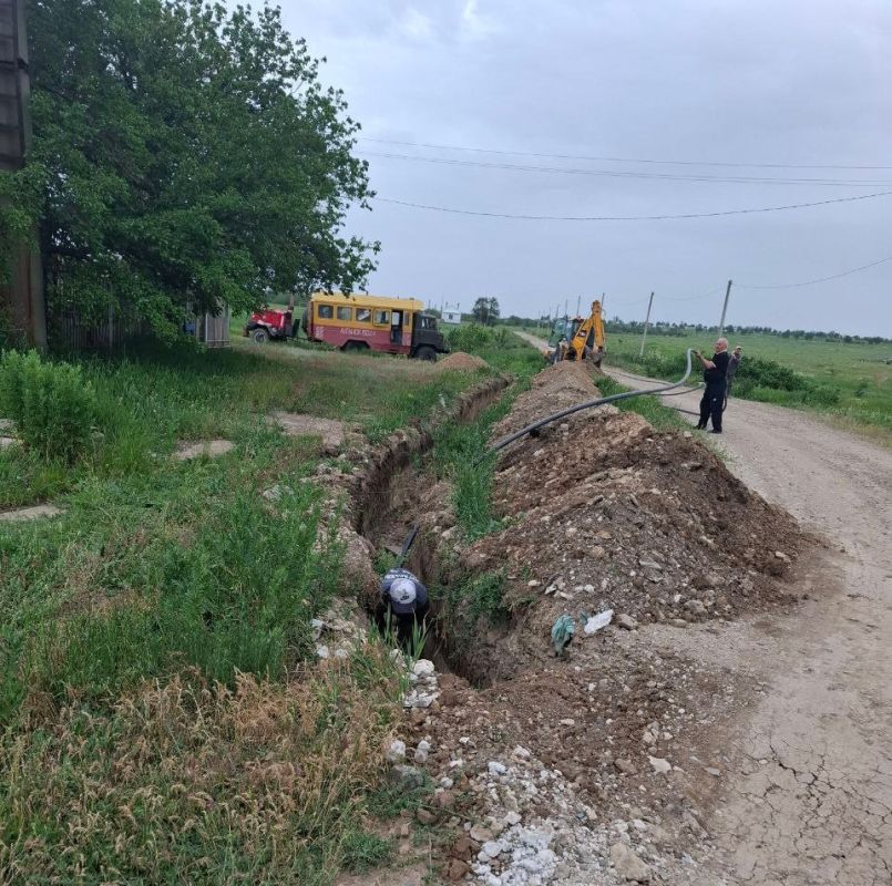 Сотрудники ГУП ЛНР «Лугансквода» завершили замену аварийного участка водовода в г. Лутугино по ул. Осипенко Сотрудники ГУП ЛНР «Лугансквода» завершили замену аварийного участка водовода в г. Лутугино по ул. Осипенко