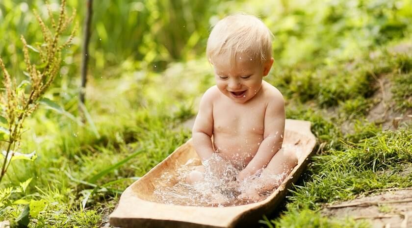 Врач-педиатр рассказал об основных правилах закаливания детей