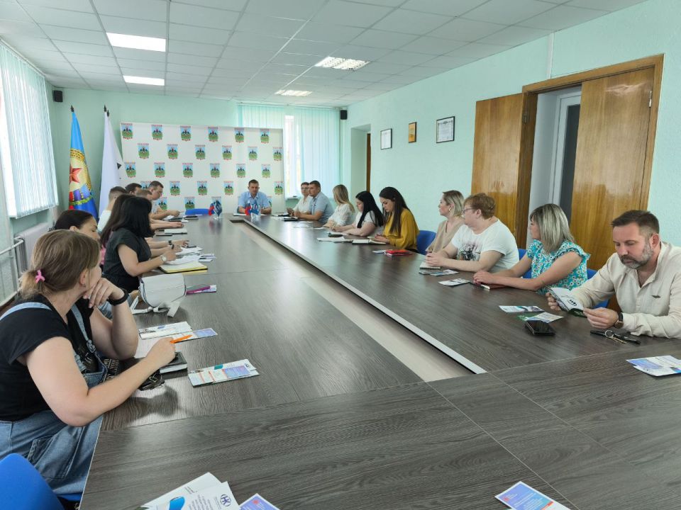 Евгений Морозов: В стенах Администрации города Брянки провел совещание с участием представителей Министерства экономического развития Луганской Народной Республики, специалистов Управления экономики Администрации и... Евгений Морозов: В стенах Администрации города Брянки провел совещание с участием представителей Министерства экономического развития Луганской Народной Республики, специалистов Управления экономики Администрации и...