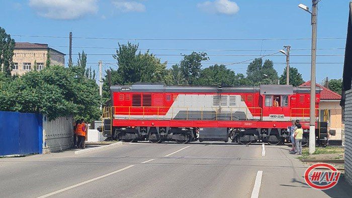 5 июня 2025 года, в Международный день привлечения внимания к железнодорожным переездам, сотрудники Луганского филиала ФГУП «ЖДН» совместно с Госавтоинспекцией по ЛНР, а также МТУ Ространснадзора по ЮФО провели акцию... 5 июня 2025 года, в Международный день привлечения внимания к железнодорожным переездам, сотрудники Луганского филиала ФГУП «ЖДН» совместно с Госавтоинспекцией по ЛНР, а также МТУ Ространснадзора по ЮФО провели акцию...
