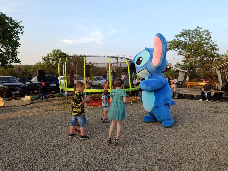 «Школа ЖКХ» провела праздник детства и добрососедства в Красном Луче «Школа ЖКХ» провела праздник детства и добрососедства в Красном Луче