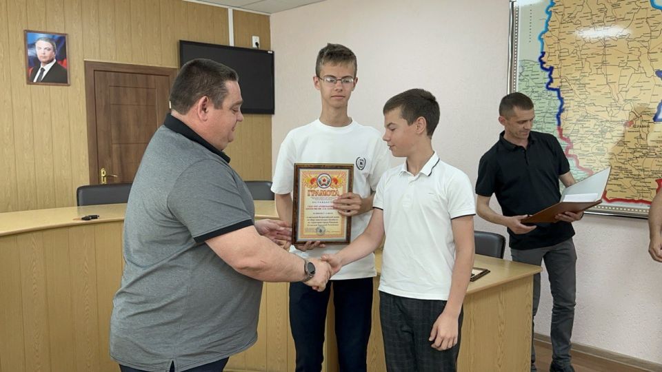 В Ровеньках прошло торжественное награждение самых активных участников Всероссийской акции «БумБатл» В Ровеньках прошло торжественное награждение самых активных участников Всероссийской акции «БумБатл»