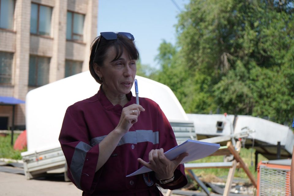 Еще немного фото с практического экзамена студентов Института ГЗ ЛГУ им. В. Даля, после завершения курса обучения в «ЛРЦЭМП и МК» ЛНР по программе учебной дисциплины «Основы первой помощи» Еще немного фото с практического экзамена студентов Института ГЗ ЛГУ им. В. Даля, после завершения курса обучения в «ЛРЦЭМП и МК» ЛНР по программе учебной дисциплины «Основы первой помощи»