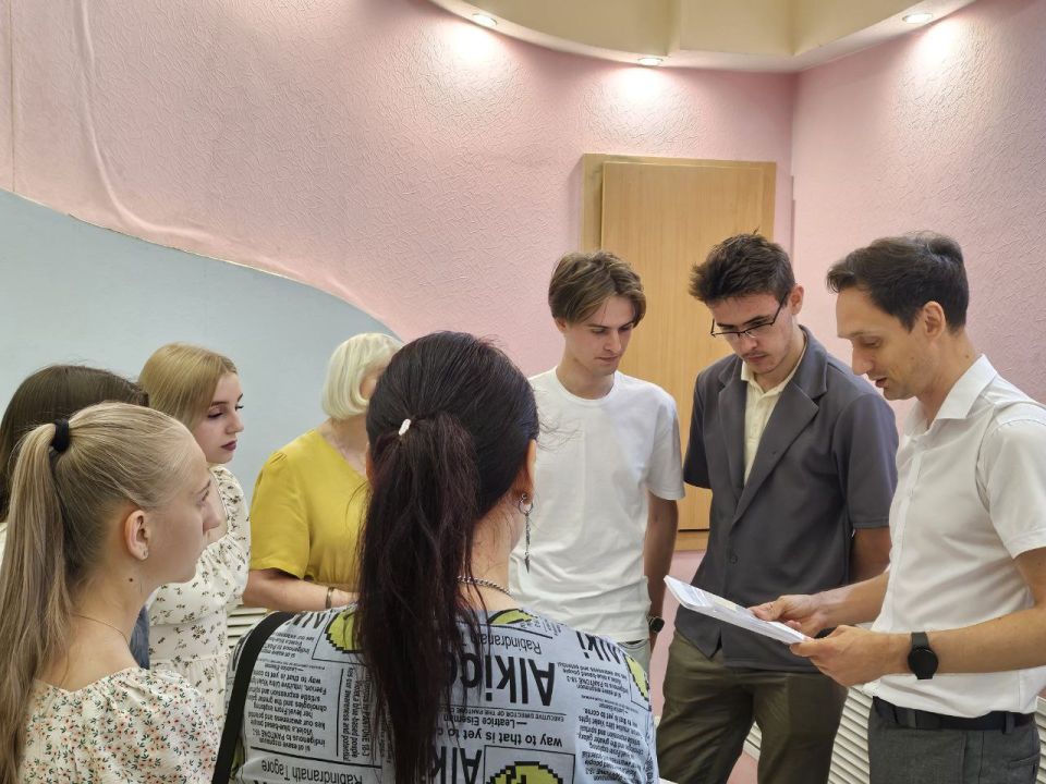 Молодежь Луганска поделилась идеями по благоустройству родного города Молодежь Луганска поделилась идеями по благоустройству родного города