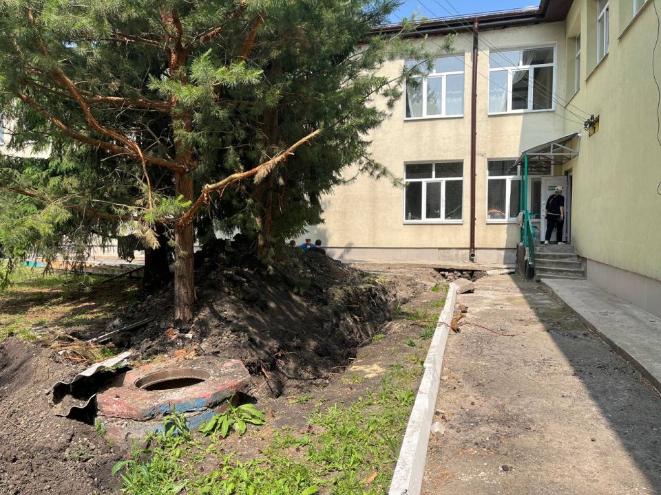 Второй этап реконструкции Краснопольской школы специалистами из Иваново продолжается Второй этап реконструкции Краснопольской школы специалистами из Иваново продолжается