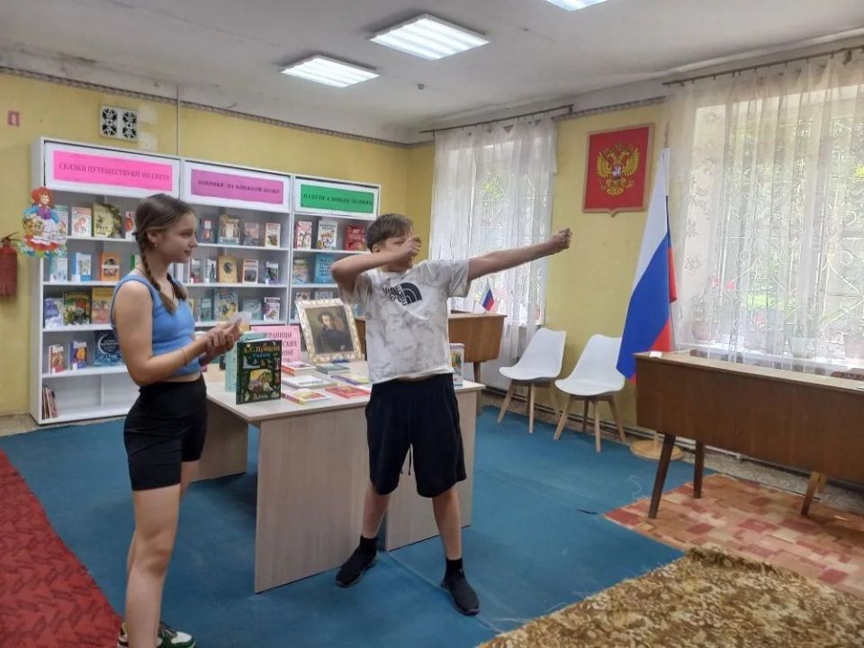 В Красном Луче прошёл пушкинский час для детей В Красном Луче прошёл пушкинский час для детей
