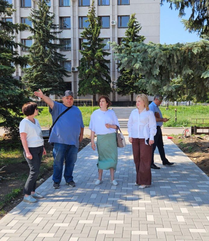 В Алчевске по нацпроекту стартовало благоустройство центра города В Алчевске по нацпроекту стартовало благоустройство центра города