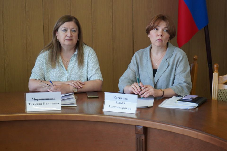 Проведено заседание Комиссии по делам несовершеннолетних и защите их прав Проведено заседание Комиссии по делам несовершеннолетних и защите их прав