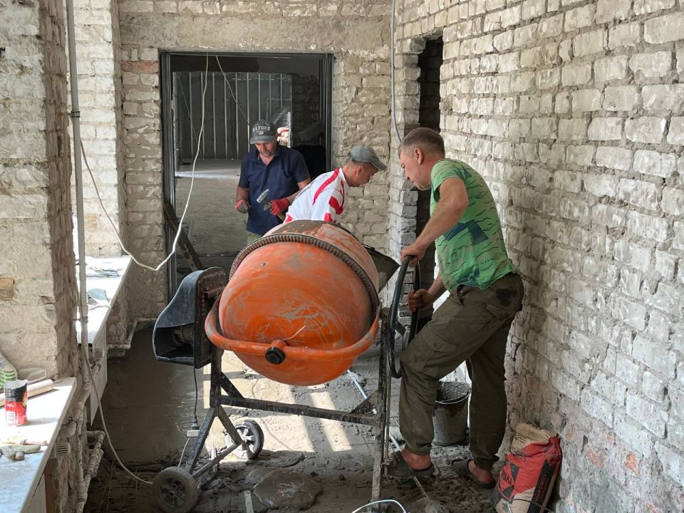 Второй этап реконструкции Краснопольской школы специалистами из Иваново продолжается Второй этап реконструкции Краснопольской школы специалистами из Иваново продолжается