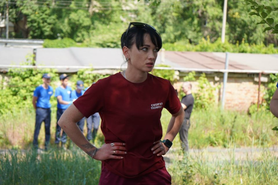 Еще немного фото с практического экзамена студентов Института ГЗ ЛГУ им. В. Даля, после завершения курса обучения в «ЛРЦЭМП и МК» ЛНР по программе учебной дисциплины «Основы первой помощи» Еще немного фото с практического экзамена студентов Института ГЗ ЛГУ им. В. Даля, после завершения курса обучения в «ЛРЦЭМП и МК» ЛНР по программе учебной дисциплины «Основы первой помощи»