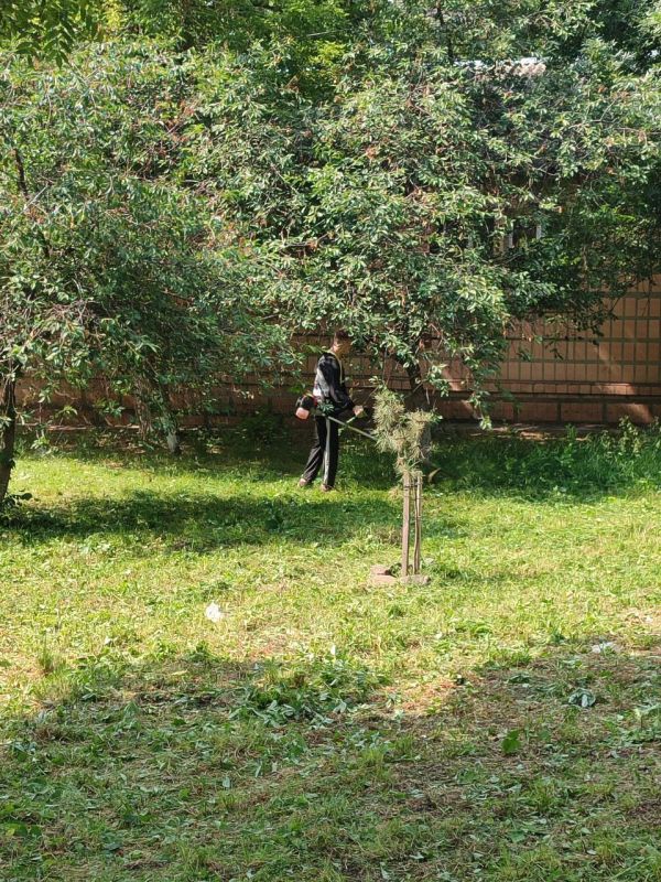 С целью обеспечения благоприятной среды для отдыхающих городского парка продолжаются работы по благоустройству территории!!! С целью обеспечения благоприятной среды для отдыхающих городского парка продолжаются работы по благоустройству территории!!!