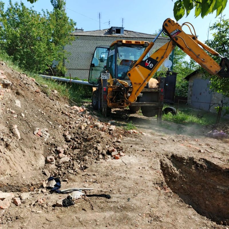 Коммунальщики из Ульяновской области устранили аварию на водопроводе в Роскошном Коммунальщики из Ульяновской области устранили аварию на водопроводе в Роскошном