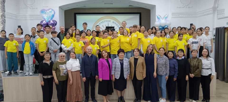 Дети ветеранов боевых действий из фонда «Защитники Отечества» посетили Туву Дети ветеранов боевых действий из фонда «Защитники Отечества» посетили Туву