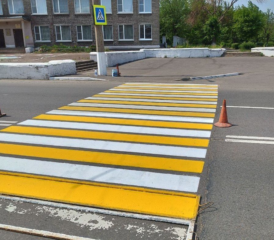 Коммунальные службы проводят работы на территории города Коммунальные службы проводят работы на территории города