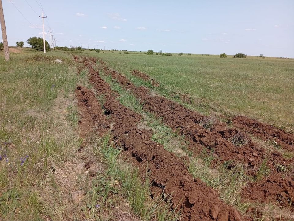 В пгт Нагольно-Тарасовка продолжаются работы по обустройству минерализованных полос для предотвращения ландшафтных пожаров В пгт Нагольно-Тарасовка продолжаются работы по обустройству минерализованных полос для предотвращения ландшафтных пожаров