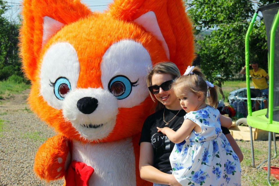 «Школа ЖКХ» провела праздник детства и добрососедства в Красном Луче «Школа ЖКХ» провела праздник детства и добрососедства в Красном Луче