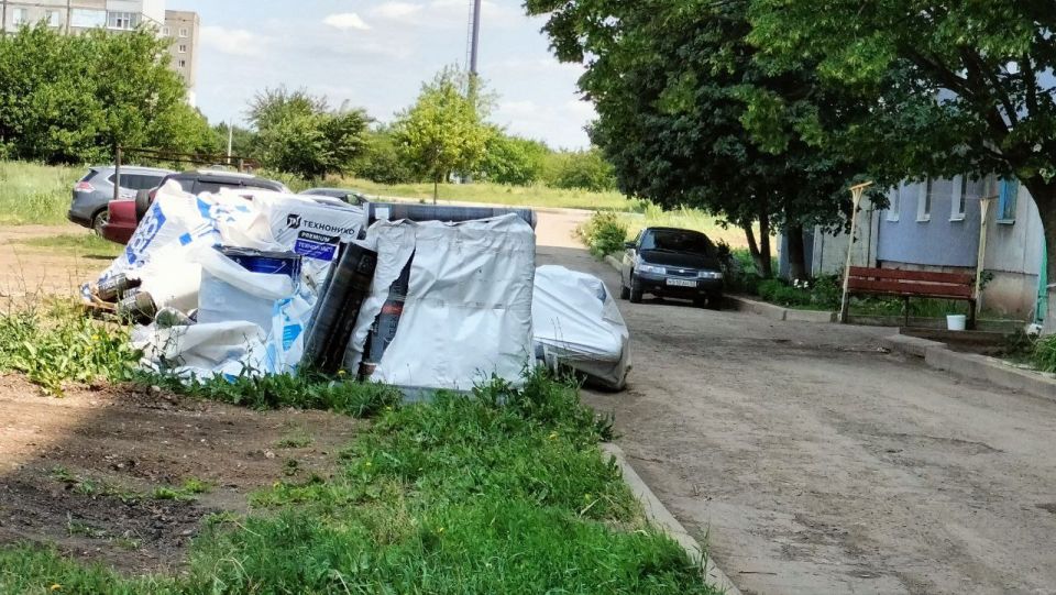 В Ровеньках продолжаются работы по замене лифтового оборудования В Ровеньках продолжаются работы по замене лифтового оборудования
