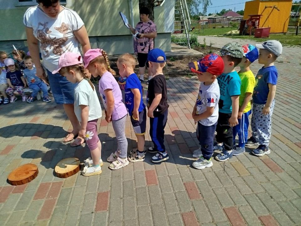 В ГБДОУ ЛНР Беловодский ЯС №2 "Радуга" прошел праздник встречи с летом, приурочен "Международному дню защиты детей" В ГБДОУ ЛНР Беловодский ЯС №2 "Радуга" прошел праздник встречи с летом, приурочен "Международному дню защиты детей"