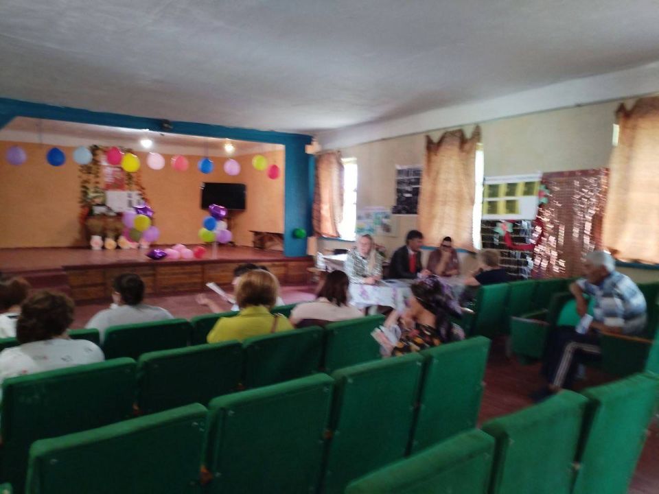 Вчера депутат Народного Совета ЛНР 1 созыва Щекатунов Виктор, помощница депутата Народного совета Гаман Дарья, главный специалист Тепловского отдела жизнеобеспечения Ежак Юлия провели встречу с жителями села Верхний Минченок Вчера депутат Народного Совета ЛНР 1 созыва Щекатунов Виктор, помощница депутата Народного совета Гаман Дарья, главный специалист Тепловского отдела жизнеобеспечения Ежак Юлия провели встречу с жителями села Верхний Минченок