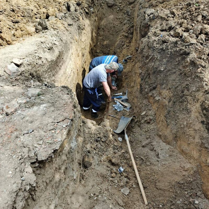 Коммунальщики из Ульяновской области устранили аварию на водопроводе в Роскошном Коммунальщики из Ульяновской области устранили аварию на водопроводе в Роскошном