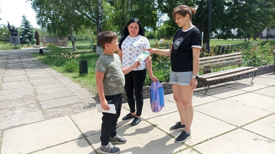 В Лозно-Александровке работники культуры организовали увлекательную уличную акцию «Экология и мы», приуроченную ко Всемирному дню окружающей среды В Лозно-Александровке работники культуры организовали увлекательную уличную акцию «Экология и мы», приуроченную ко Всемирному дню окружающей среды