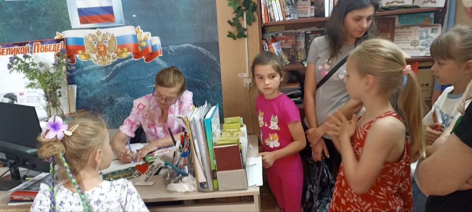 В филиале 13 "Плахо-Петровская библиотека" сегодняшний день был посвящен А.С. Пушкину В филиале 13 "Плахо-Петровская библиотека" сегодняшний день был посвящен А.С. Пушкину