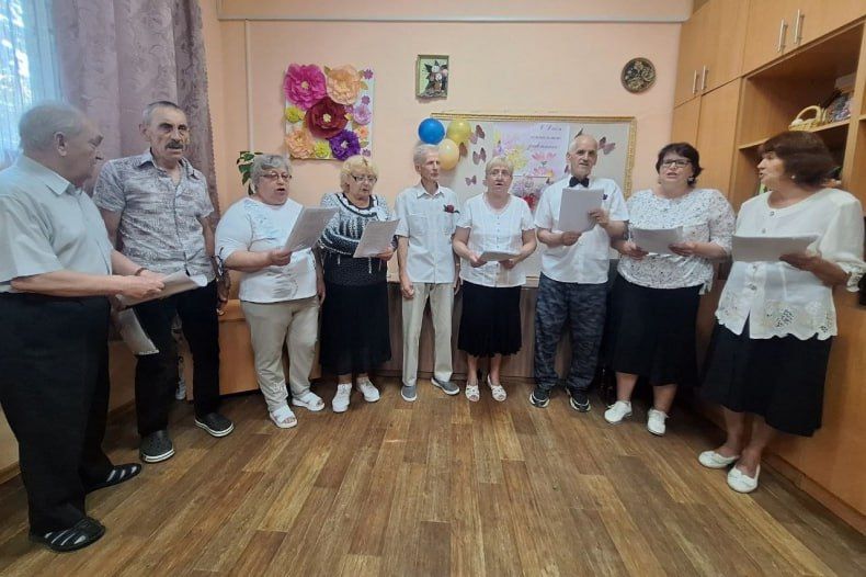 День социального работника отметили в Свердловском комплексном центре День социального работника отметили в Свердловском комплексном центре