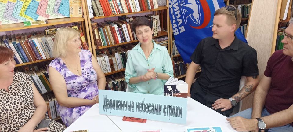 У каждой войны, когда решается судьба народа и страны, должны быть свои песни и книги У каждой войны, когда решается судьба народа и страны, должны быть свои песни и книги