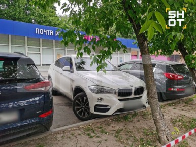       BMW X6,      