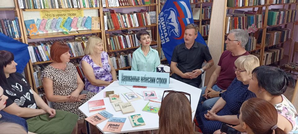 У каждой войны, когда решается судьба народа и страны, должны быть свои песни и книги У каждой войны, когда решается судьба народа и страны, должны быть свои песни и книги