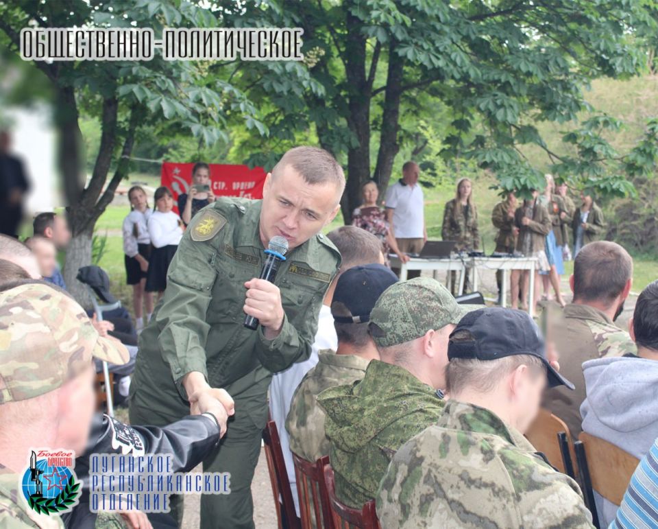 Светлана Федоровна Гизай депутат Народного Совета Луганской Народной Республики, член совета Луганского республиканского отделения Всероссийской общественной организации ветеранов «БОЕВОЕ БРАТСТВО» ко Дню защиты детей вместе... Светлана Федоровна Гизай депутат Народного Совета Луганской Народной Республики, член совета Луганского республиканского отделения Всероссийской общественной организации ветеранов «БОЕВОЕ БРАТСТВО» ко Дню защиты детей вместе...