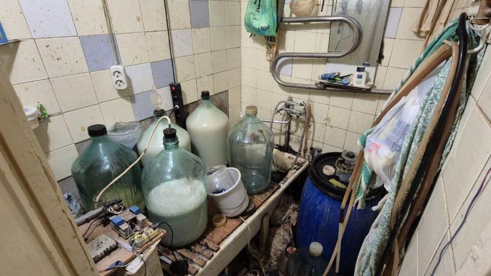В ЛНР полицией изъято 68 000 пачек контрафактных сигарет и почти 1500 литров нелегального спиртного В ЛНР полицией изъято 68 000 пачек контрафактных сигарет и почти 1500 литров нелегального спиртного